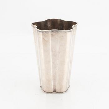 Vera Ferngren, vas sterling silver CG Hallberg Stockholm 1960.