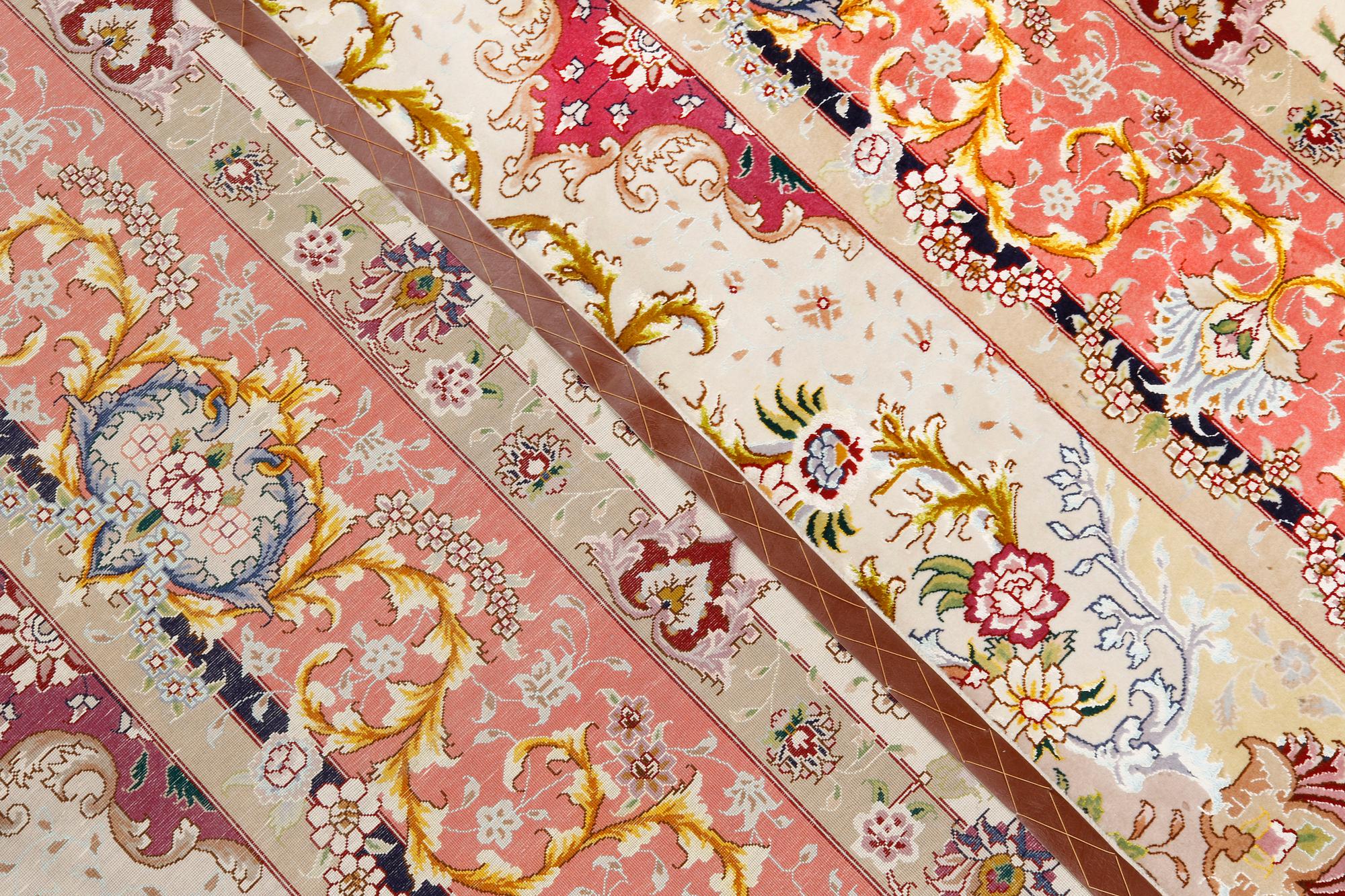 Matta, Täbris, part silk, s.k. 50 Radj, ca 343 x 250 cm.
