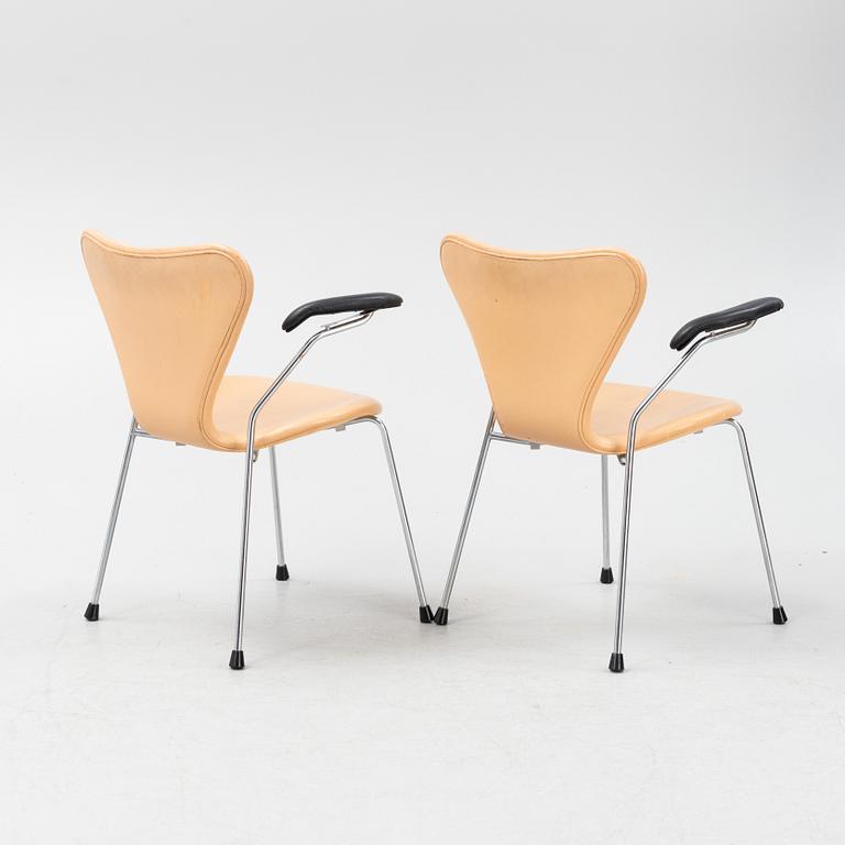 Arne Jacobsen, karmstolar, 8 st, "Sjuan", Fritz Hansen, Danmark, 1995.