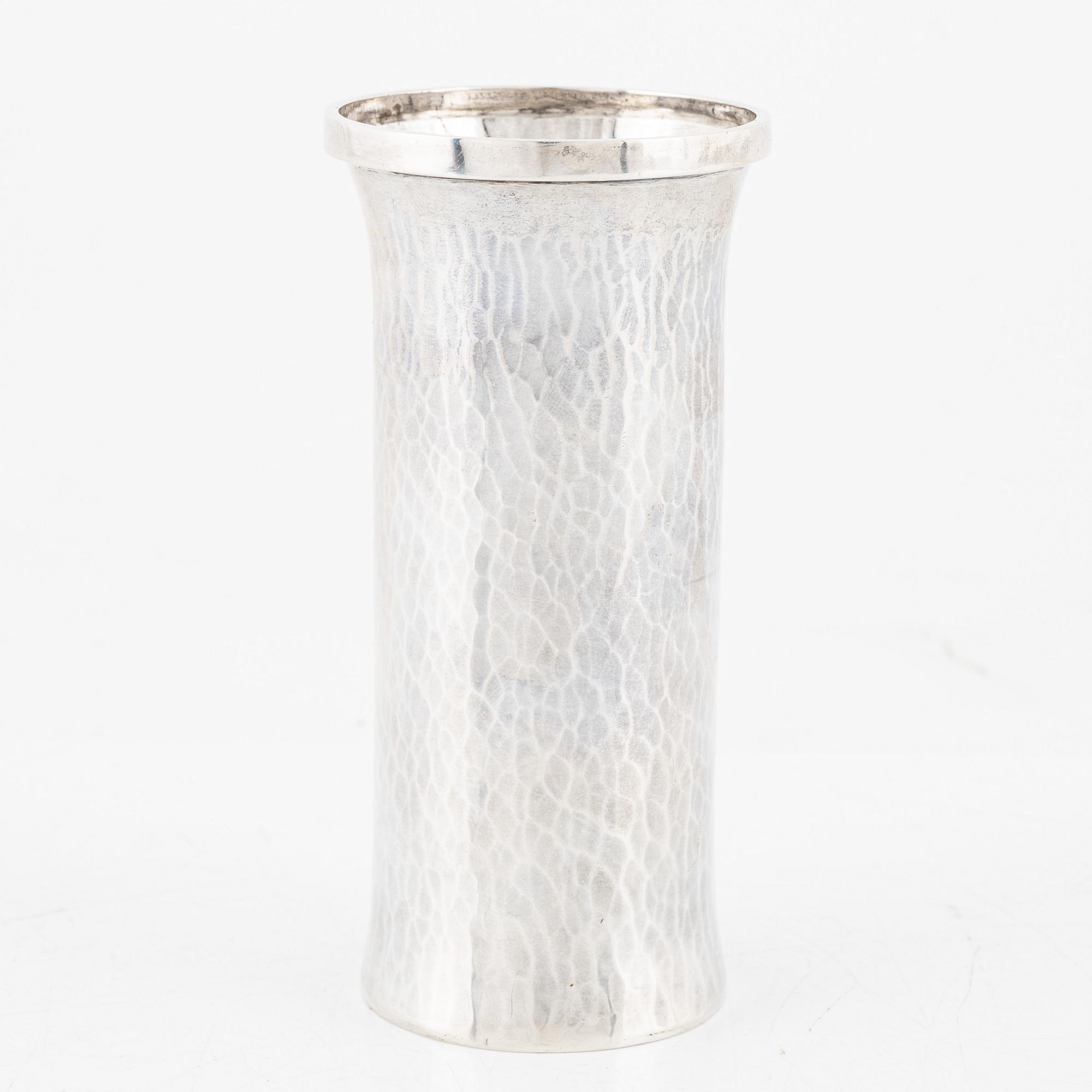 Rolf Karlsson, vas, sterlingsilver, stämpelsignerad, Stockholm 1979.