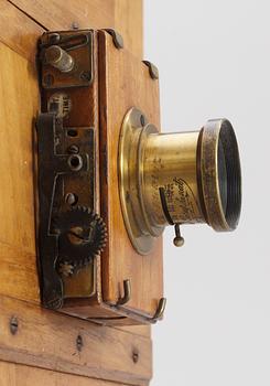 CAMERA, Thornton-Pickard, England, late 19th century. The lens marked Rapid Paraplanat.