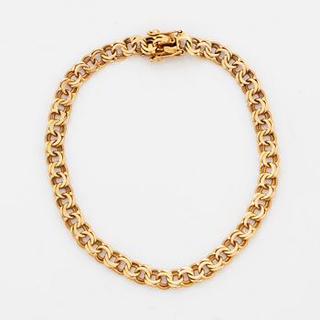 18K gold bracelet.