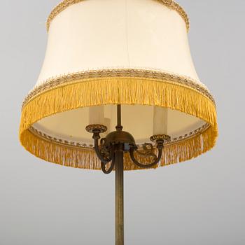 GOLVLAMPA, 1900-talets tredje kvartal.