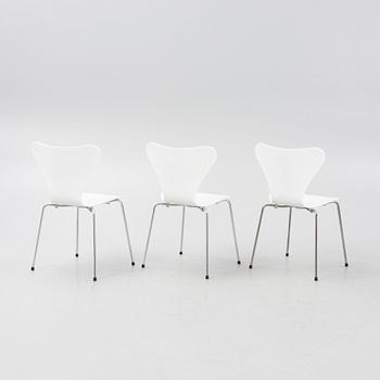 Arne Jacobsen, stolar, 8 st, "Sjuan", Fritz Hansen, Danmark, 2015.