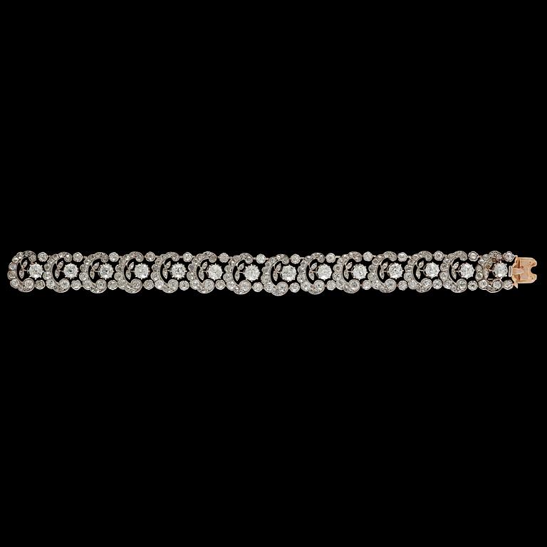 A Victorian old cut diamond, circa 10.50 cts, bracelet. Circa 1880.