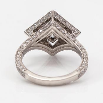 Louis Vuitton, A platinum ring with diamonds ca. 2.33 ct in total. Marked Louis Vuitton 52m 390234. 2018.