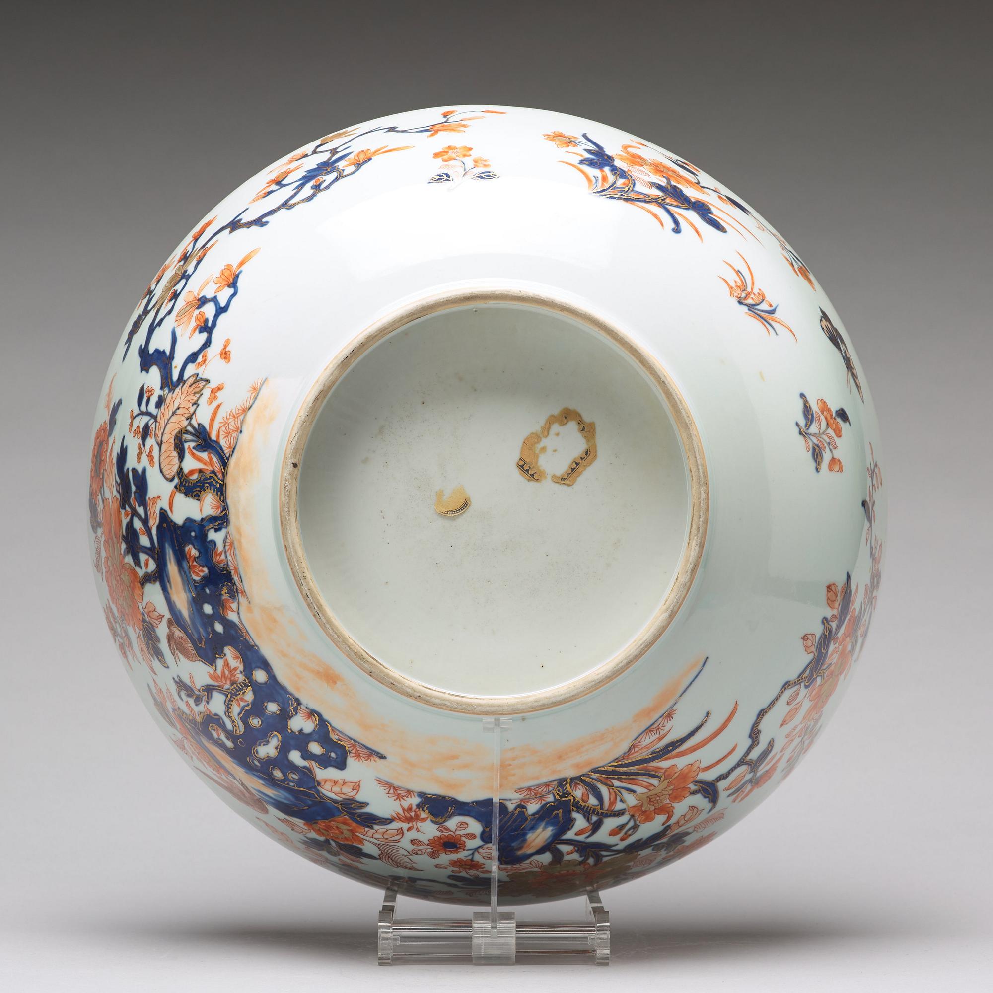 PRAKTBÅLSKÅL, porslin. Qingdynastin, 1700-tal.