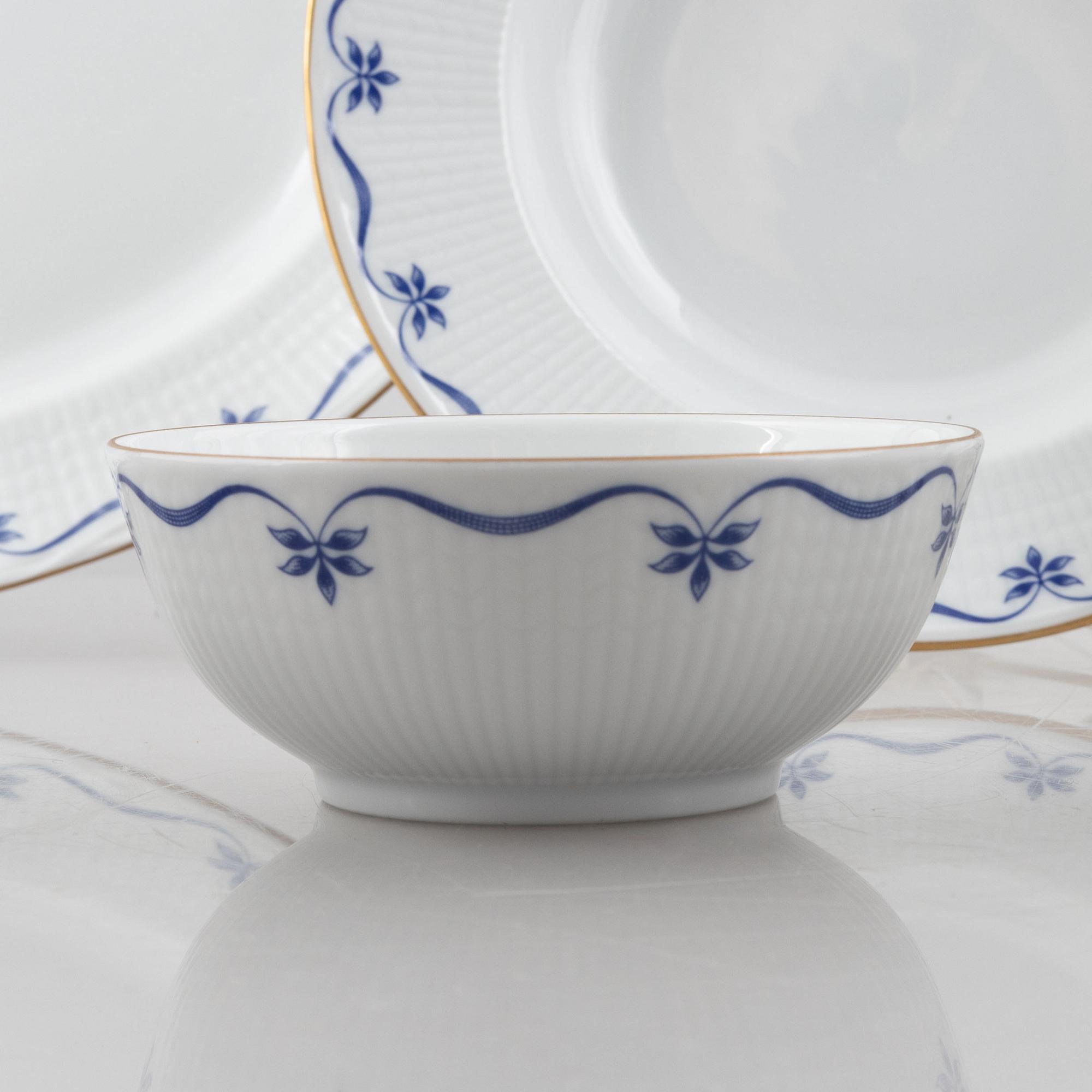 Pia Rönndahl, a 51-piece 'Mårbacka' porcelain service, Rörstrand.