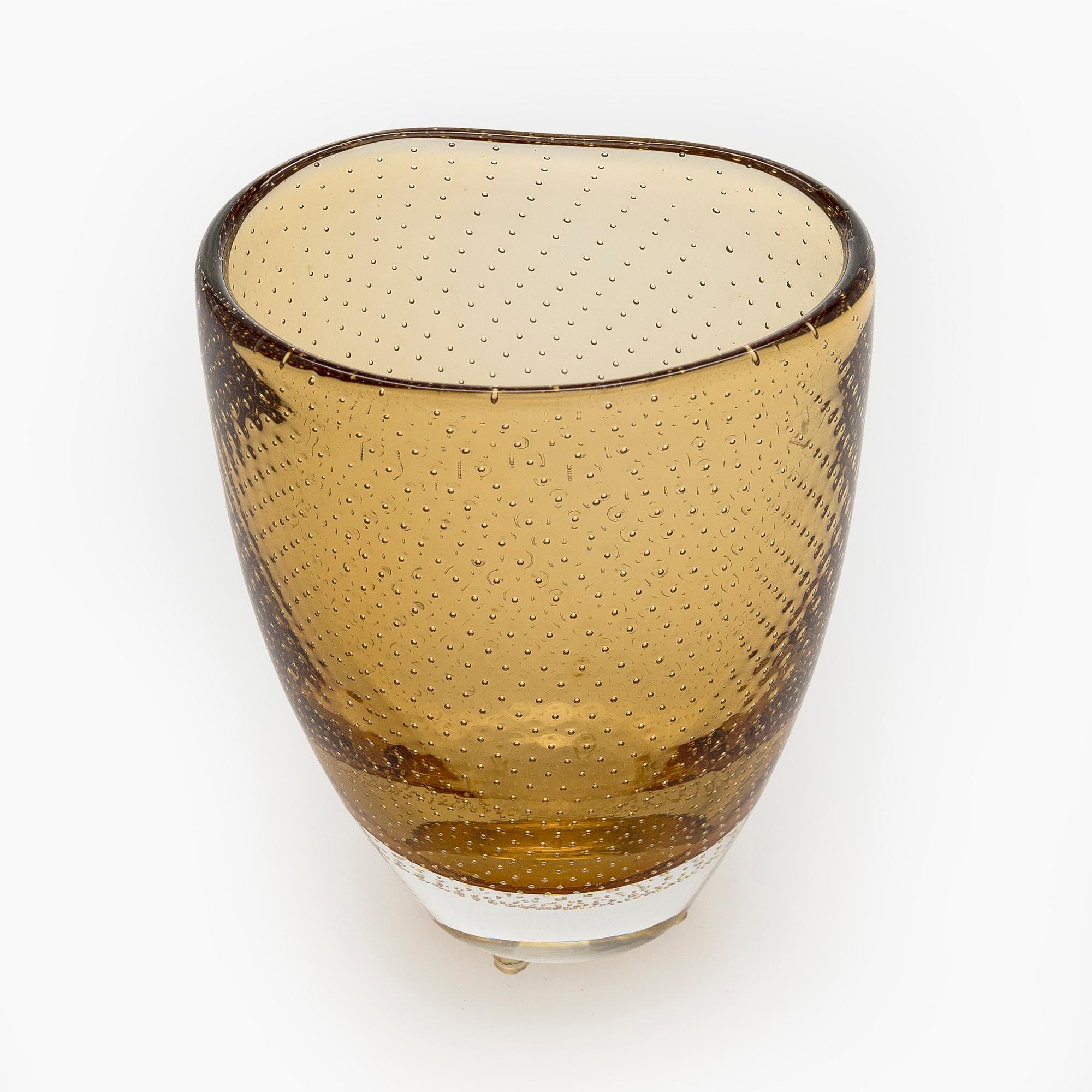 Gunnel Nyman, Vase, model 'GN 16', signed G. Nyman Nuutajärvi Notsjö. Designed in 1947.