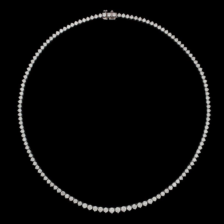 COLLIER, doserade briljantslipade diamanter, tot. ca 8 ct.