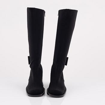 Prada, a pair of black boots, size 37.