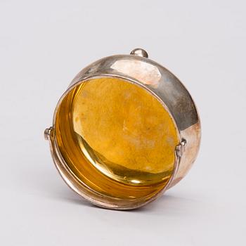 SOCKERSKÅL, silver, S:t Petersburg 1871. Vikt 181,5 g.