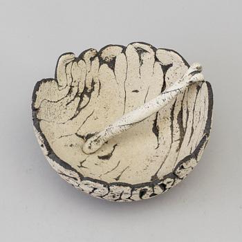 ULLA VIOTTI, bowl and object, stoneware, signed, second half of the 20th century.