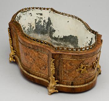 JARDINIERE, louis XVI-stil, trol England, 1900-talets första hälft.