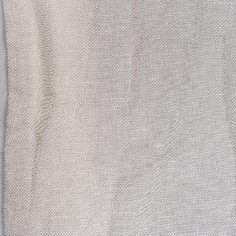 LINNEGARDINER, ett par. 2000-tal. Mått 200x370 cm.
