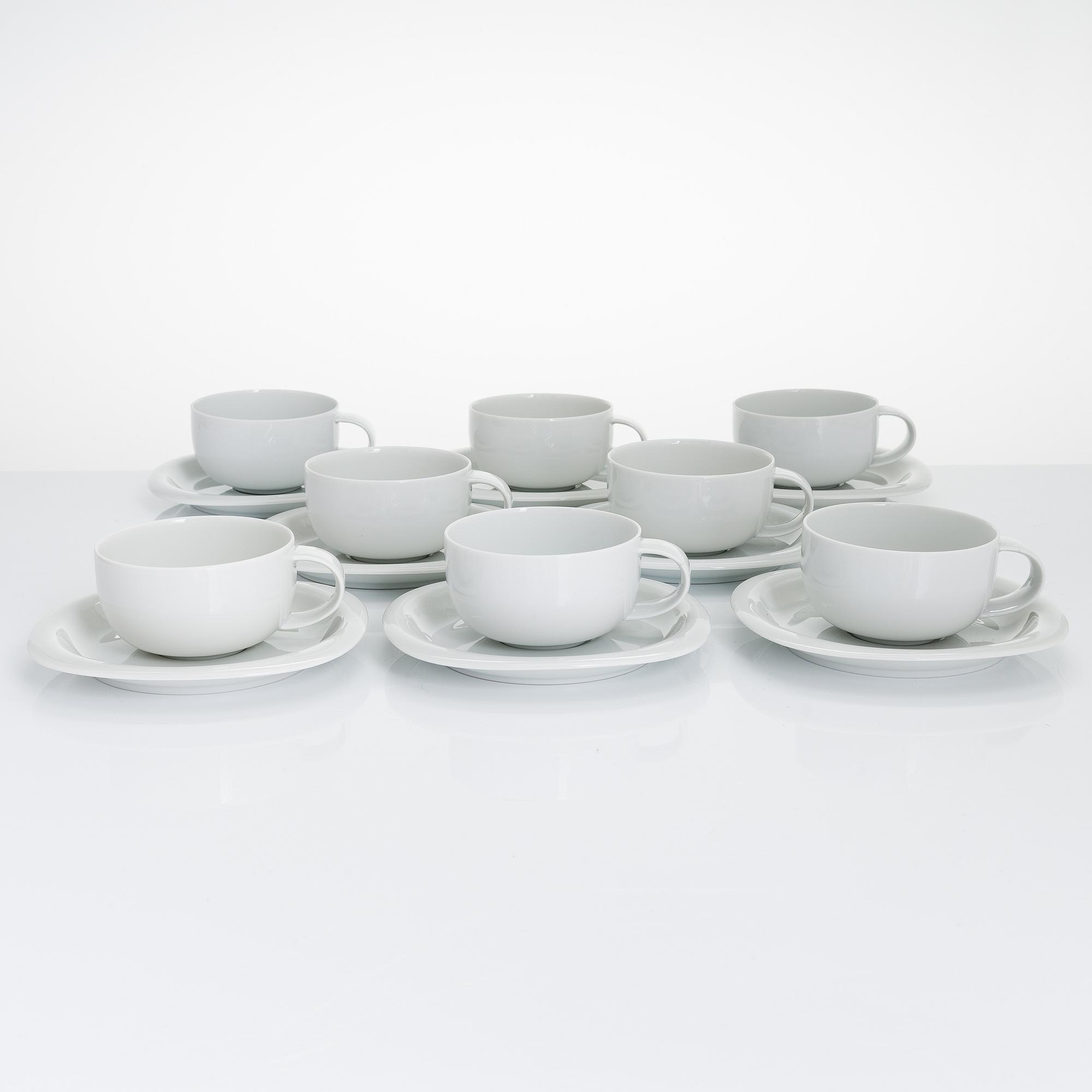 Timo Sarpaneva, A 74-piece 'Suomi' tableware set in porcelain, Rosenthal Studio-linie, 1980s. Design year 1976.