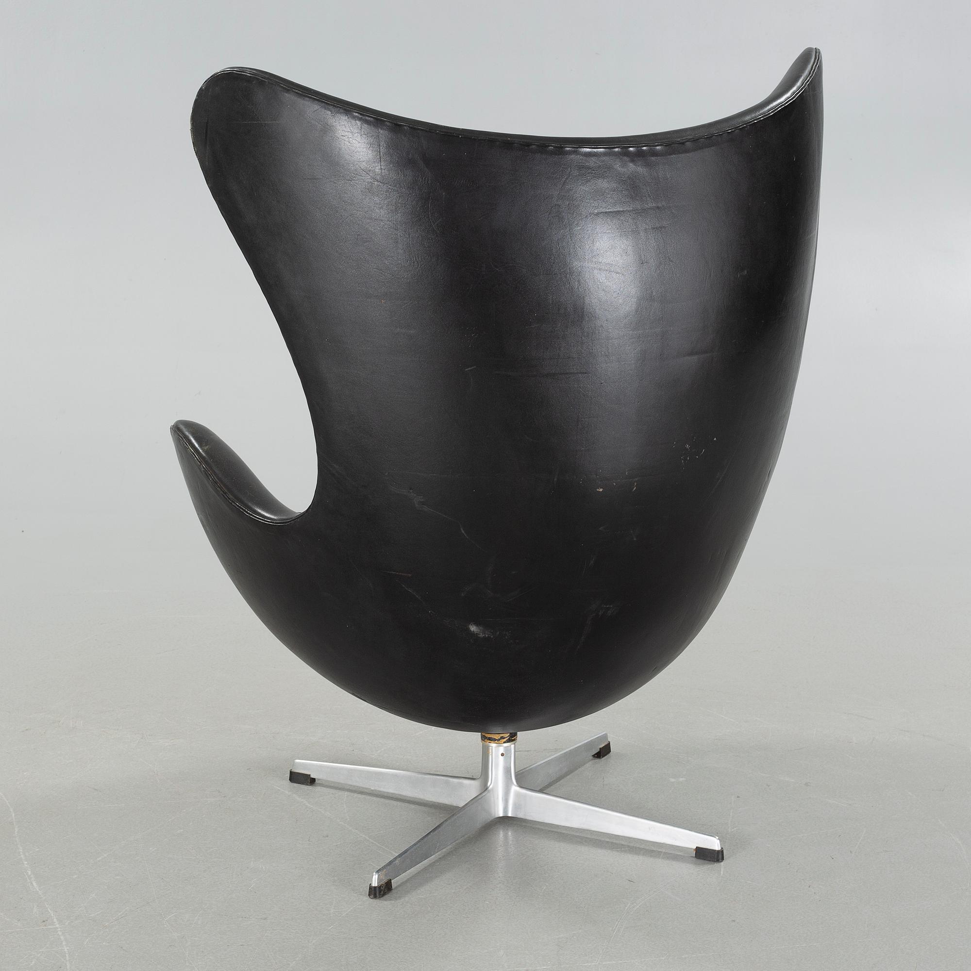ARNE JACOBSEN, fåtölj, "Ägget", Fritz Hansen, Danmark, 1900-talets andra hälft.