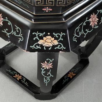 A pair of late 20th century Chinese side- / lamp tables.