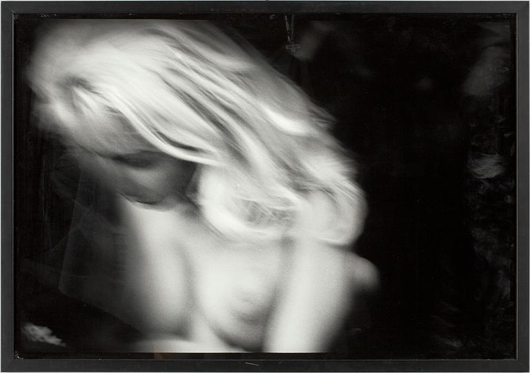 ANTOINE D'AGATA, silvergelatinfotografi, Sign och dat Paris 05/2001 a tergo.