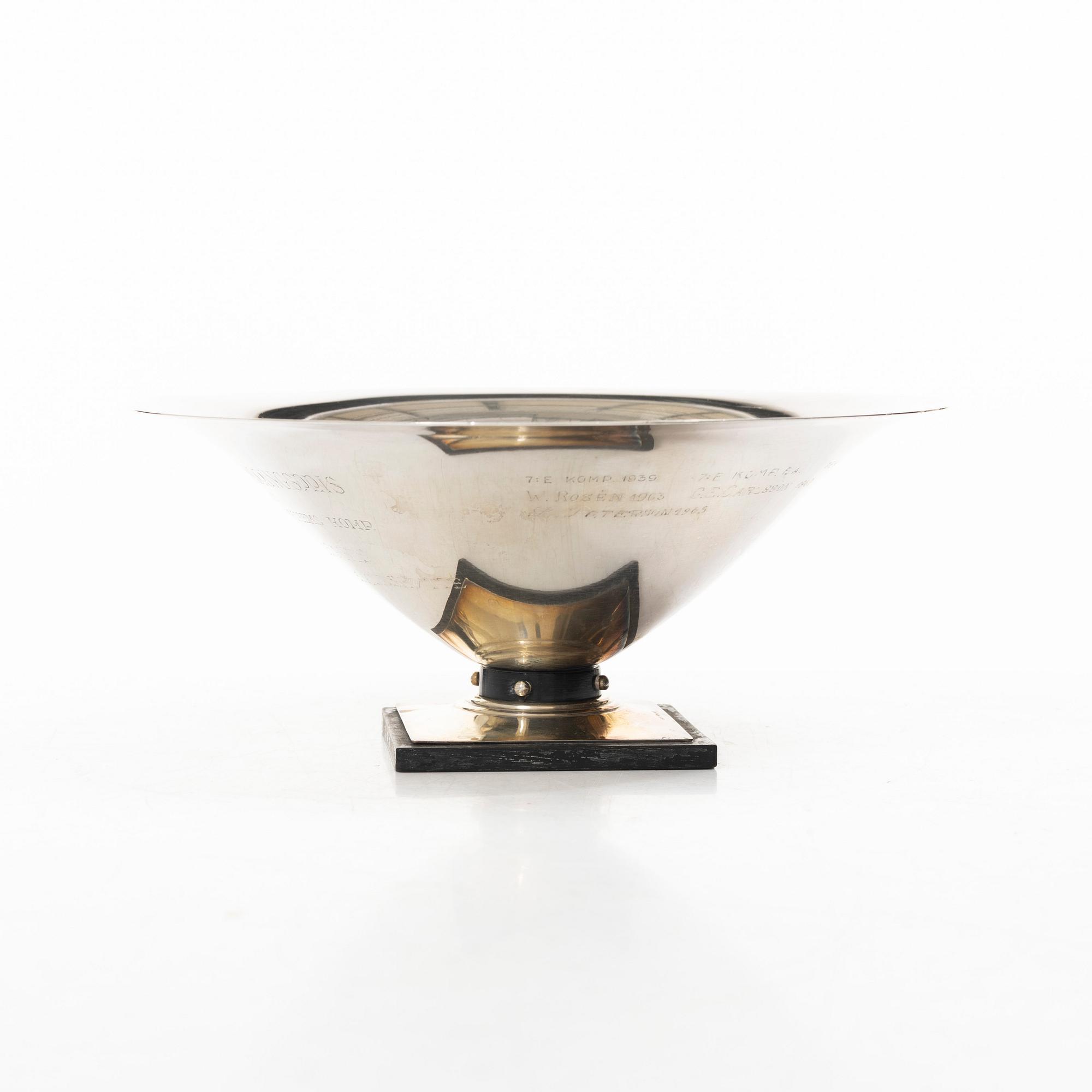Guldsmedsaktiebolaget (GAB), Bowl on foot, silver, with wooden base, Stockholm 1936.