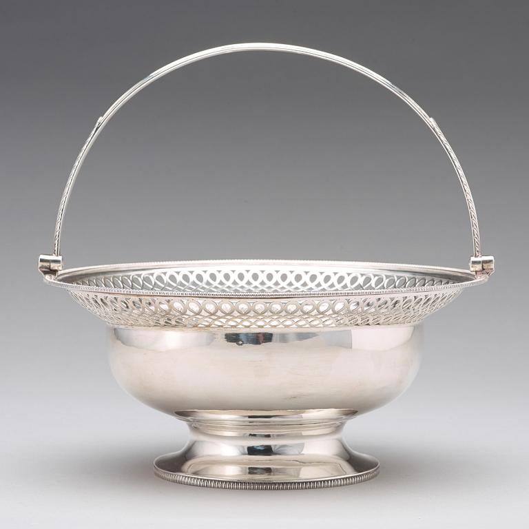 An English early 19th century silver basket, mark of William Allen III, London 1804.