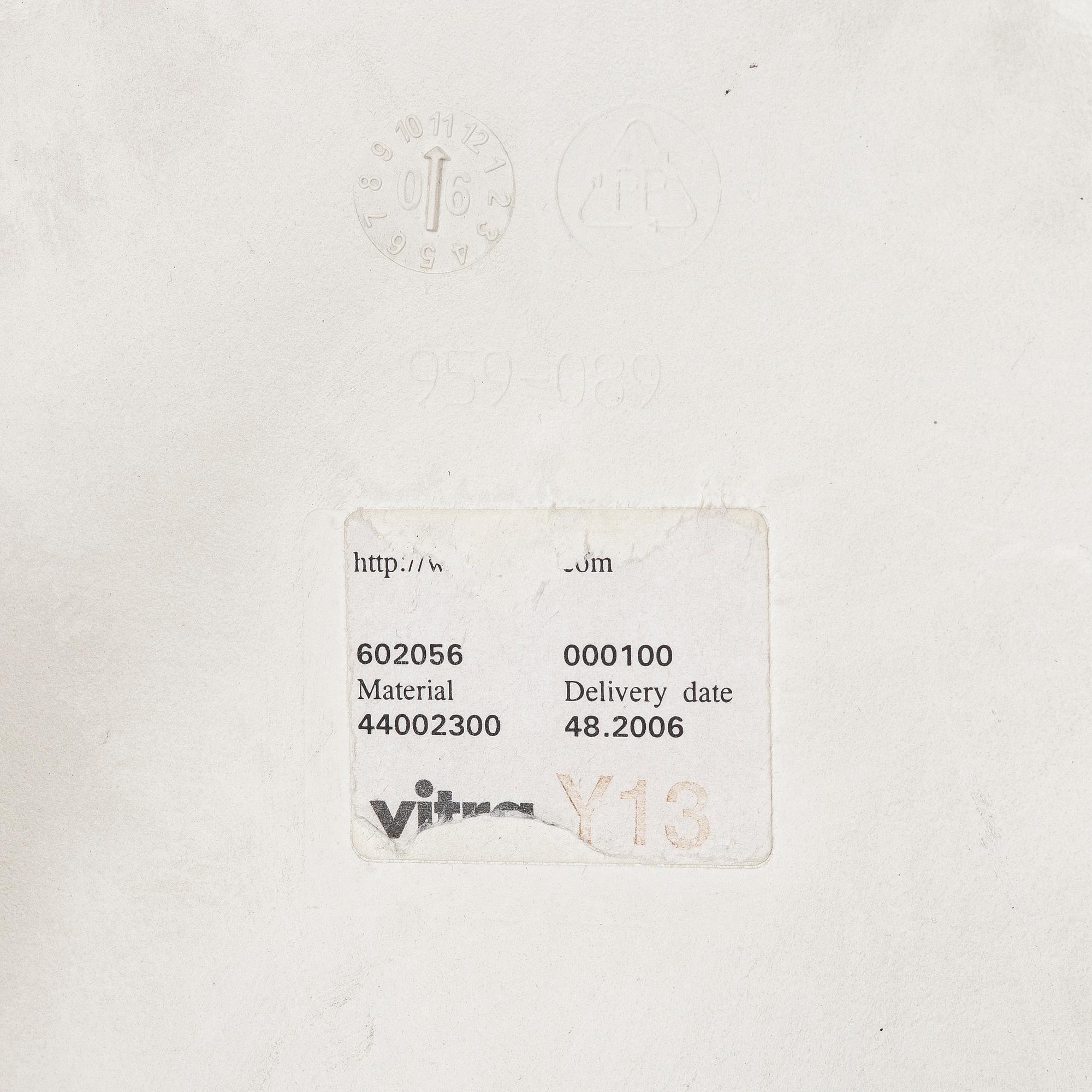 Charles & Ray Eames, stolar, ett par, "Plastic chair DSR", Vitra,