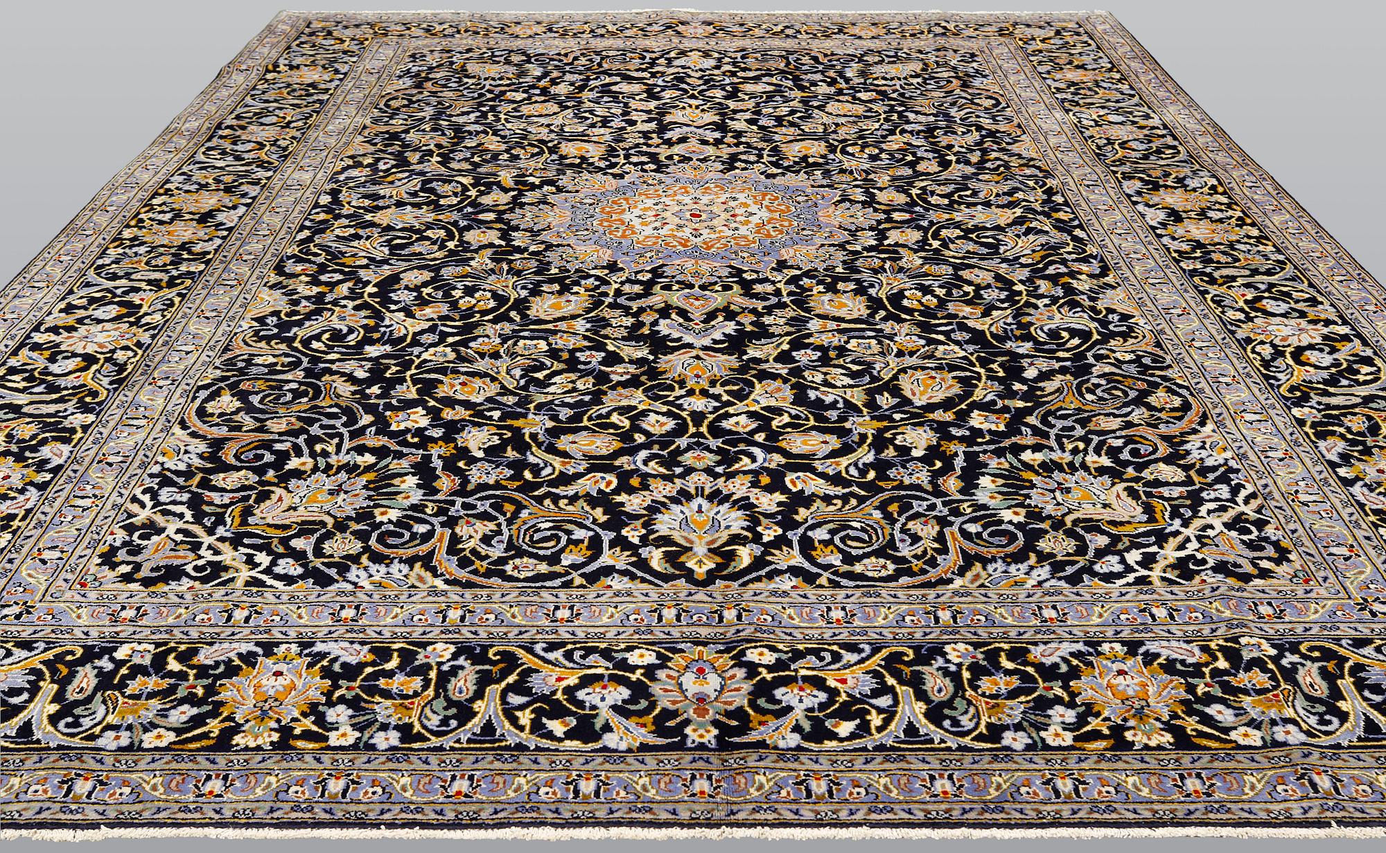 Matta, Keshan, ca 408 x 305 cm.