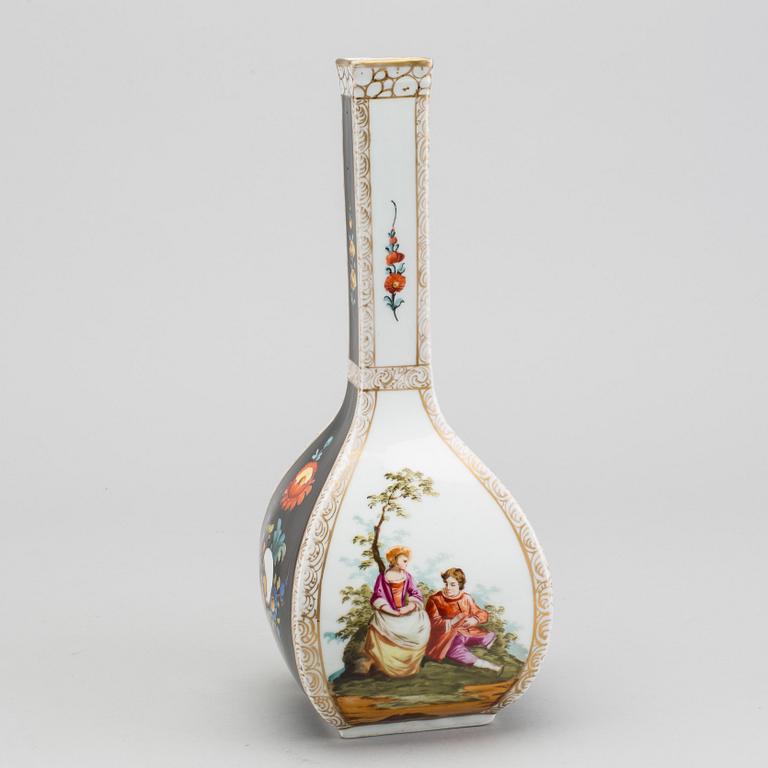 A German porcelain vase, first half of the 20th century.