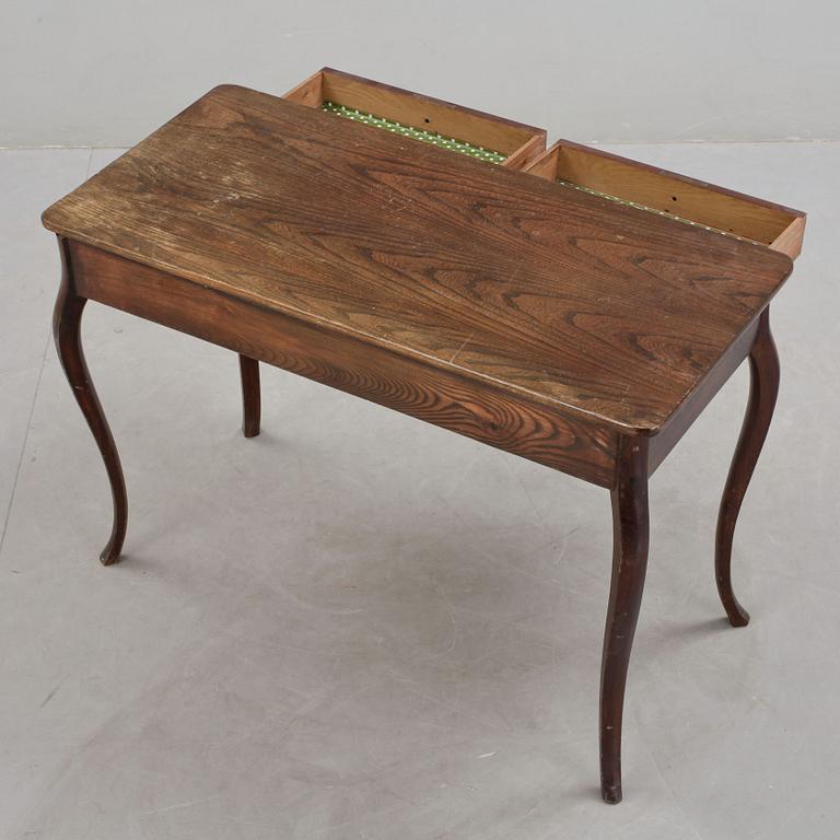 SKRIVBORD, rokokostil, omkring år 1900.