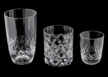 GLASSERVISDELAR, 89 st, delvis "Karolina", 1900-talets andra hälft.