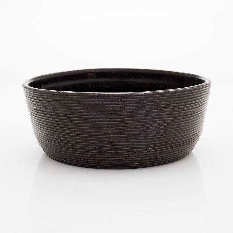 Marita Lybeck, A ceramic bowl, signed ML.