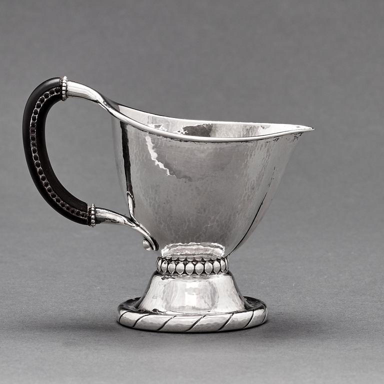 Georg Jensen, a 4 pieces coffee and tea service, Copenhagen 1915-19, 830/1000 silver. Design nr 88.