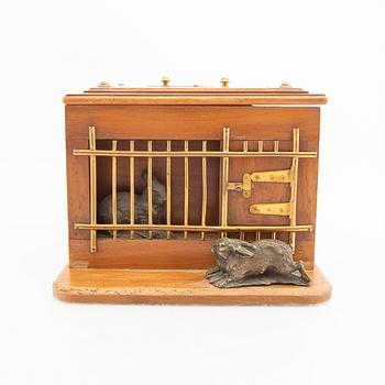 Ä late 19th century wooden cigar box.