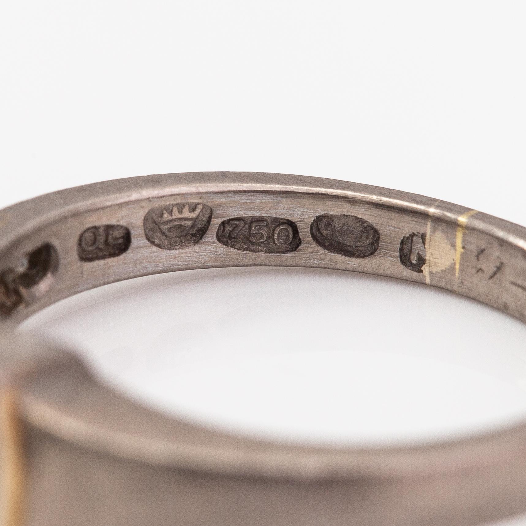 Ring, 18K vitguld, diamanter ca. 0.35 ct tot. Oskar Lindroos, Helsingfors 1941.