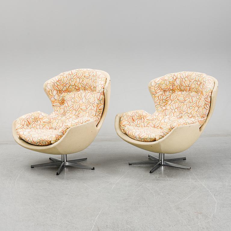Lennart Bender, a pair of 'Partner' 1970's easychairs.