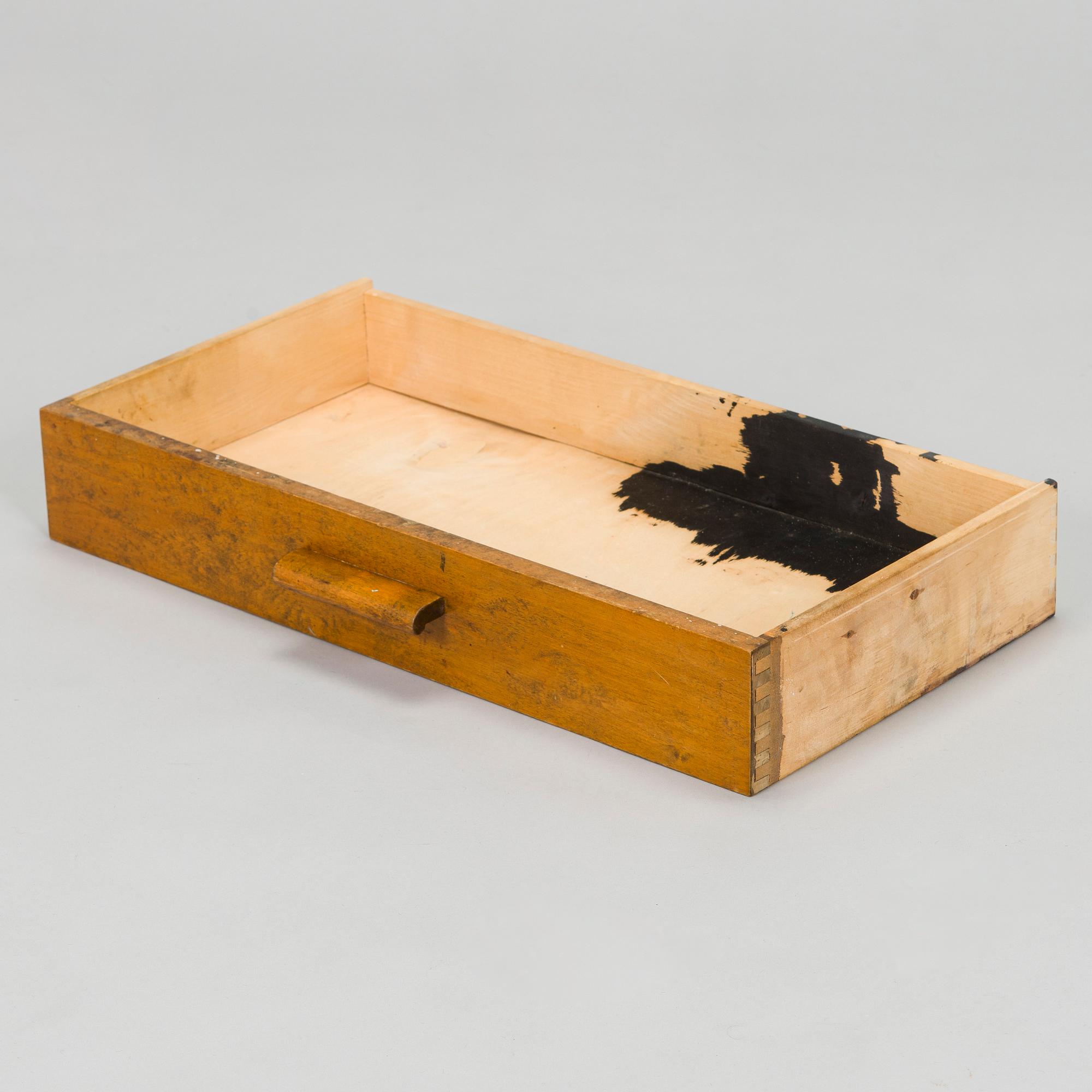 Alvar Aalto, an early 1930s '87' table for O.Y. Huonekalu- ja Rakennustyötehdas A.B.