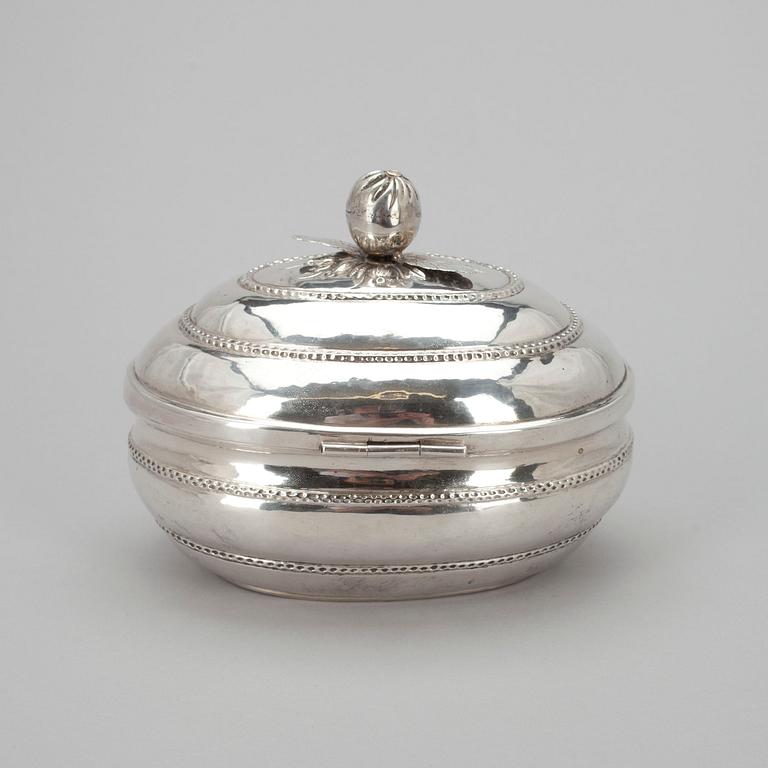 SKRIN med LOCK, silver, Johann Friedrich Kramer, Nürnberg 1787-1790. Vikt ca 173,4 g.