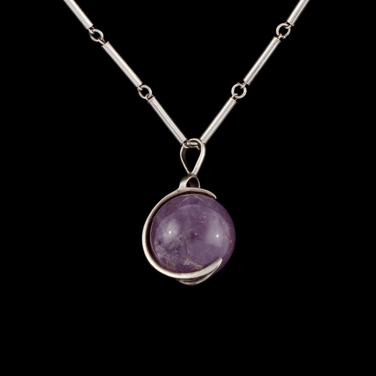 COLLIER, silver med kulformad ametist. Vikt 19 g.