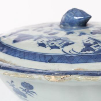 Terrin med lock, kompaniporslin, Kina, Qingdynastin, 1800-tal.