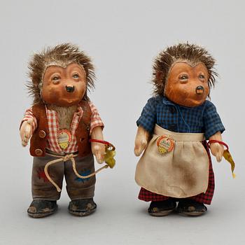 DOCKOR / LEKSAKSFIGURER, 2 st. Mecki och Micki, Steiff, 1900-talets mitt.