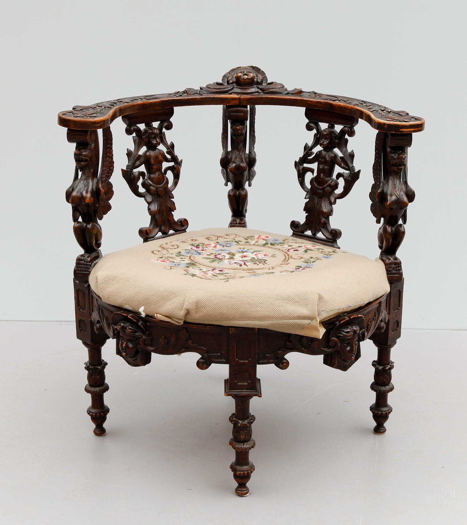 PUDERSTOL, nyrenässans, sent 1800-tal.