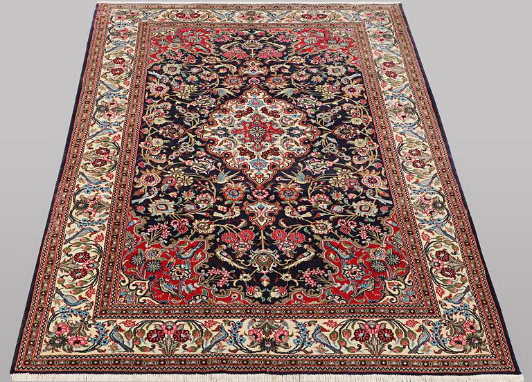 A carpet, Quum, ca 254 x 160 cm .