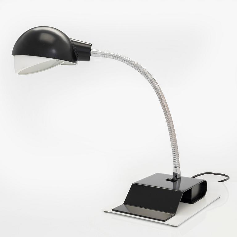 Alvar Aalto, Bordslampa, modell A703, för Artek 1900-talets slut.