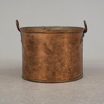 a copper barrel, 19th century.