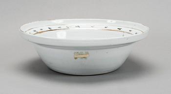 A CHINESE PORCELAIN BOWL,