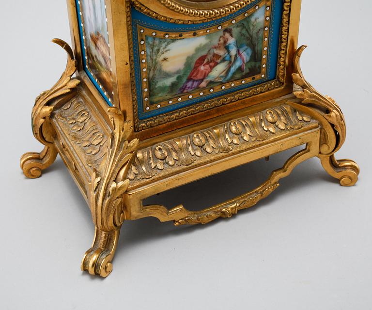 A 19th century mantle piece clock in Louis XVI-style.