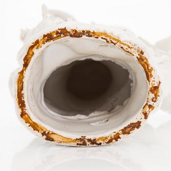 A blance de chine figure of Guanyin, Qing dynasty, 19th century.