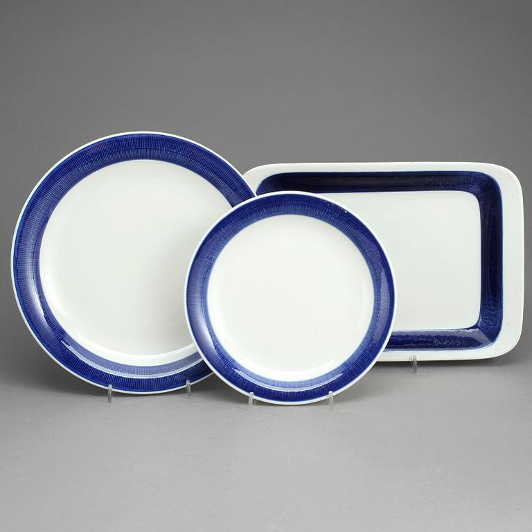 SERVISDELAR, 13 st, porslin, "Koka blå", Hertha Bengtsson, Rörstrand, 1956-88.