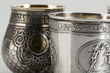 VODKAKOPPAR, 2 + 1. Ryssland, Moskva samt St Petersburg, 1800-talets mitt. Total vikt 198 gr.