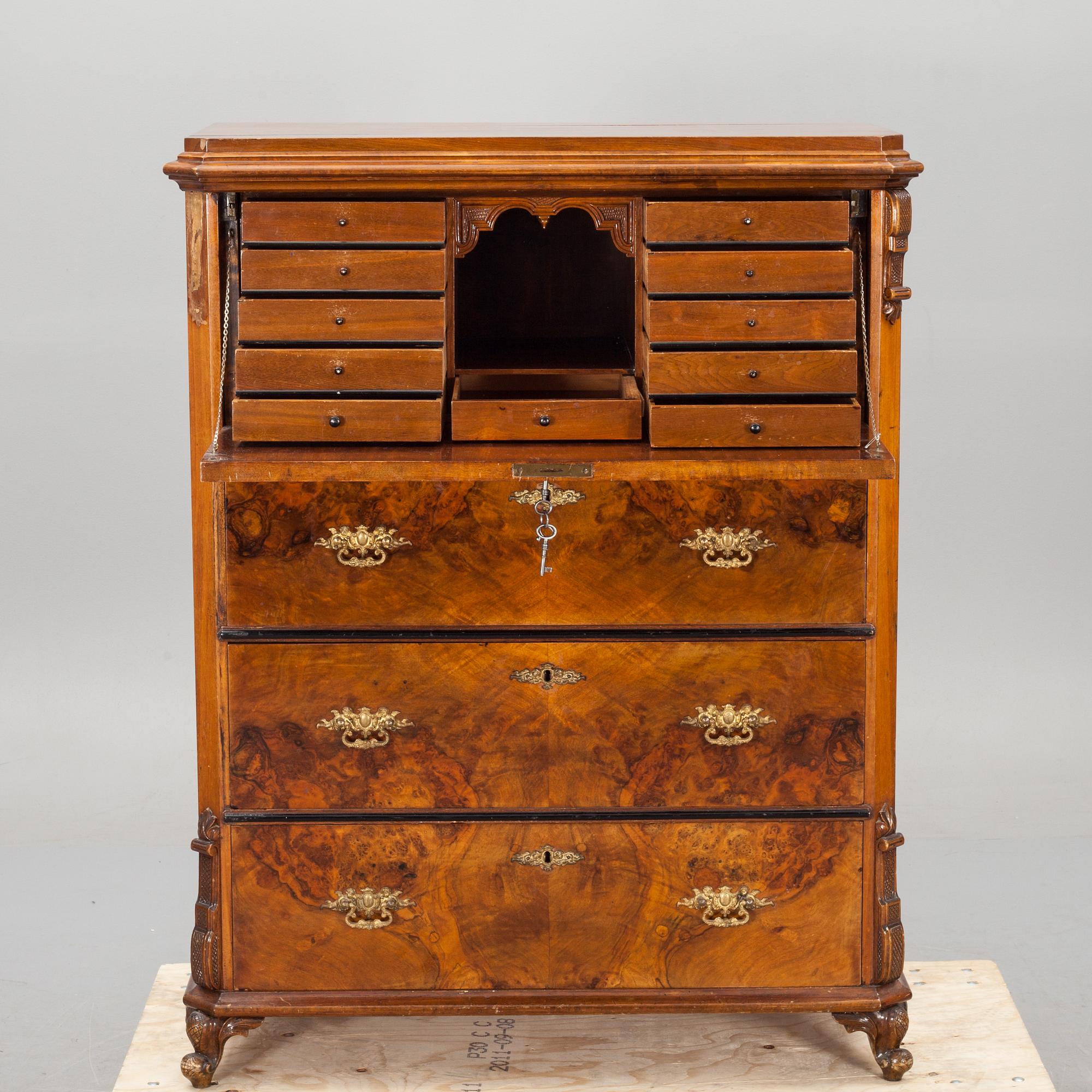 CHIFFONJÉ, nyrenässans, 1800-talets andra hälft.